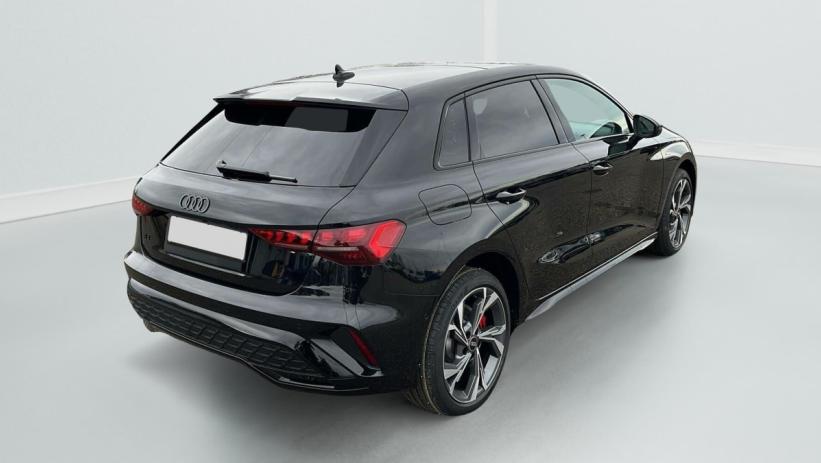 Aperçu du véhicule : 45 TFSI E HYBRIDE RECHARGEABLE 272 S TRONIC 6 S LINE