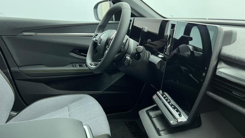 Aperçu du véhicule : 220 ch autonomie confort Techno Bleu nocturne - Toit Noir Etoilé avec 4800€ d'équipements inclus