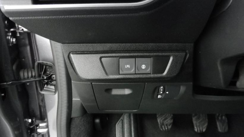 Aperçu du véhicule : 1.0 ECO-G 100CH EXPRESSION 7 PLACES -24