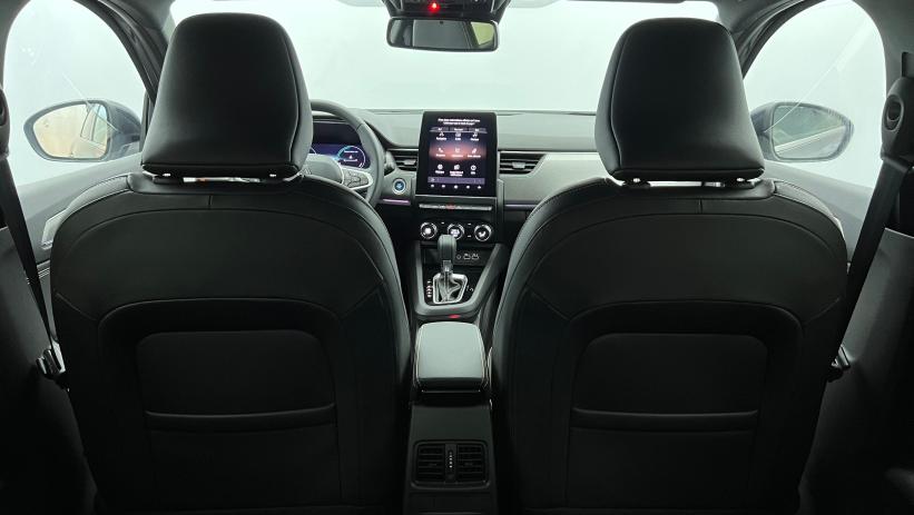 Aperçu du véhicule : E-Tech full hybrid 145 Techno Gris métallique avec 800€ d'équipements inclus