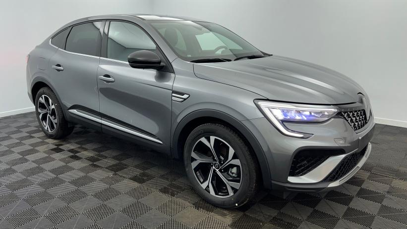 Aperçu du véhicule : E-Tech full hybrid 145 Techno Gris métallique avec 800€ d'équipements inclus