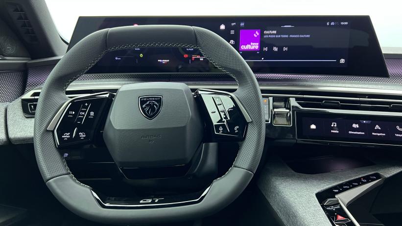 Aperçu du véhicule : Hybrid 145 e-DCS6 GT Blanc Okénite avec 5550€ d'équipements inclus