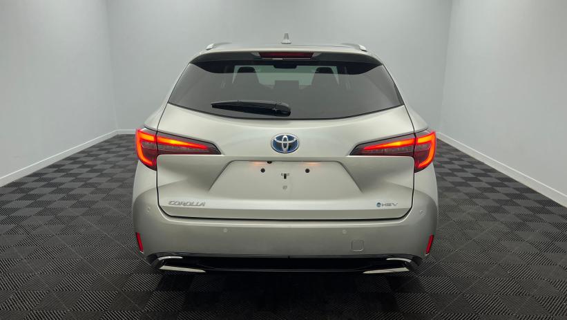 Aperçu du véhicule : Hybride 178ch Design Gris Argent avec 2540€ d'équipements inclus