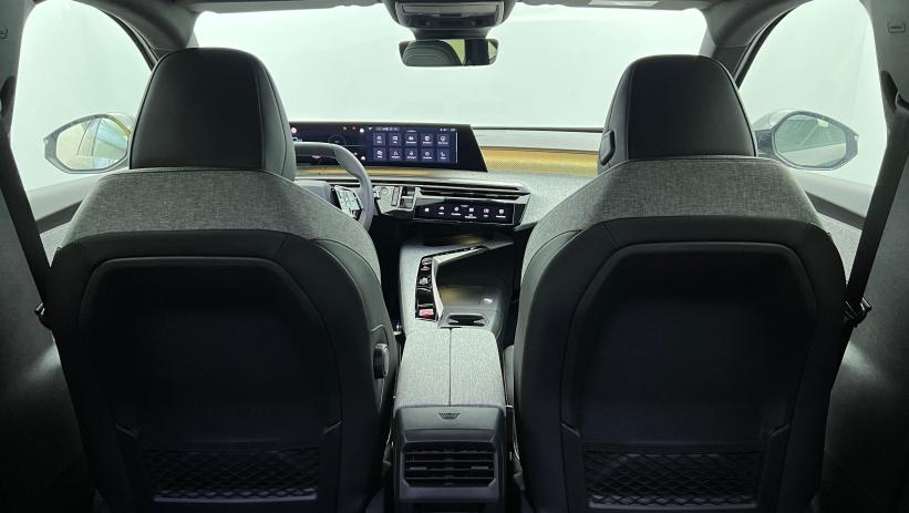 Aperçu du véhicule : Hybrid 145 e-DCS6 GT Noir Perla Nera avec 5550€ d'équipements inclus