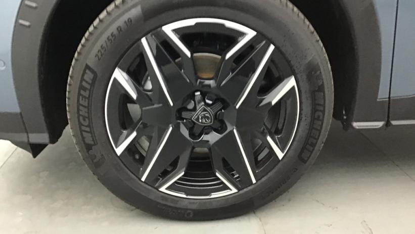 Aperçu du véhicule : 3008 Hybrid 145 e-DCS6 GT