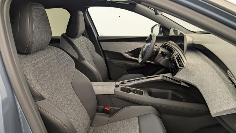 Aperçu du véhicule : Hybrid 145 e-DCS6 Allure