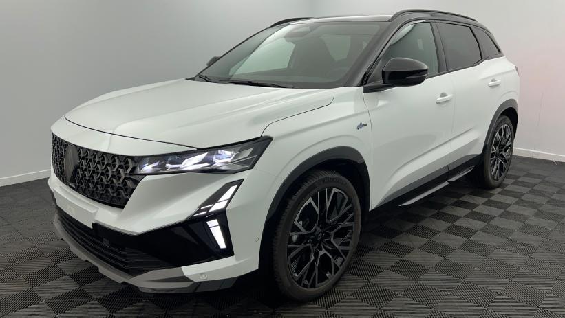 Aperçu du véhicule : full hybrid E-Tech 200 ch Esprit Alpine Blanc Nacré - Toit Noir Etoilé avec 3549€ d'équipements inclus