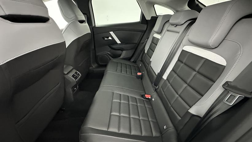 Aperçu du véhicule : 1.2 Hybride 136ch Max e-DCS6