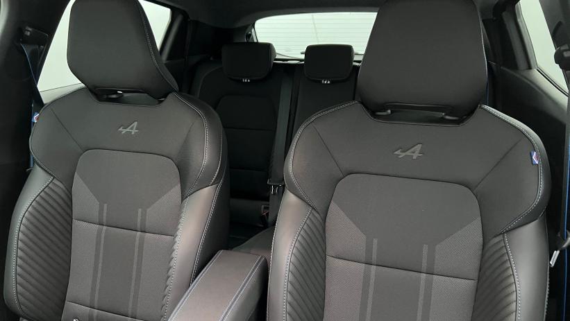 Aperçu du véhicule : TCe 90 ch Esprit Alpine Gris Rafale avec 1850€ d'équipements inclus