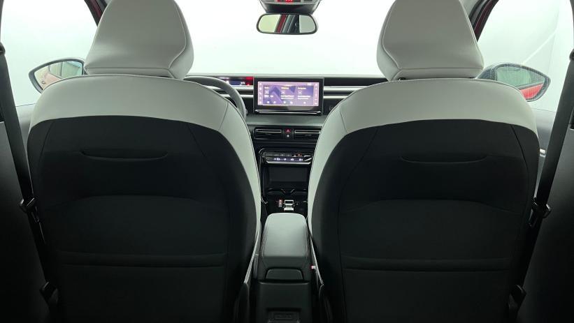 Aperçu du véhicule : Hybride 145 e-DCS6 7 places Max Rouge Elixir - Toit Noir Perla Nera avec 1750€ d'équipements inclus