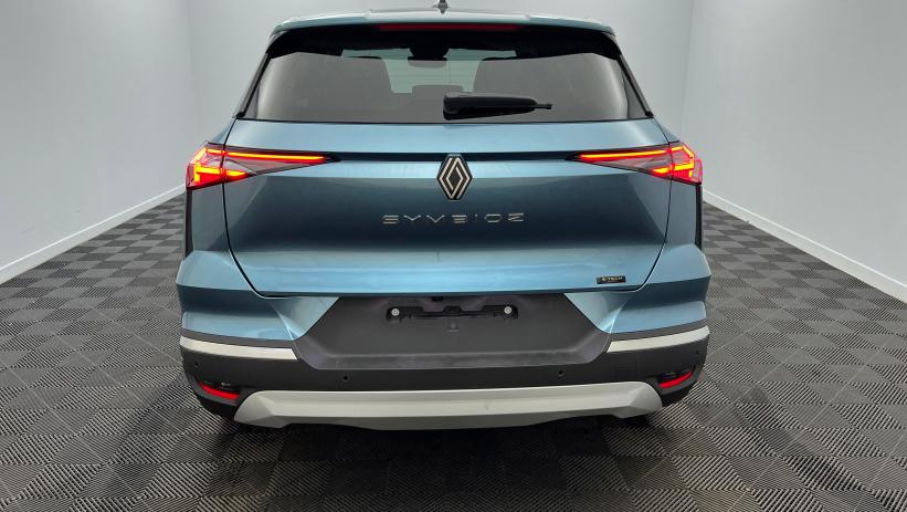 Aperçu du véhicule : E-Tech full hybrid 145 Iconic Bleu Mercure avec 950€ d'équipements inclus