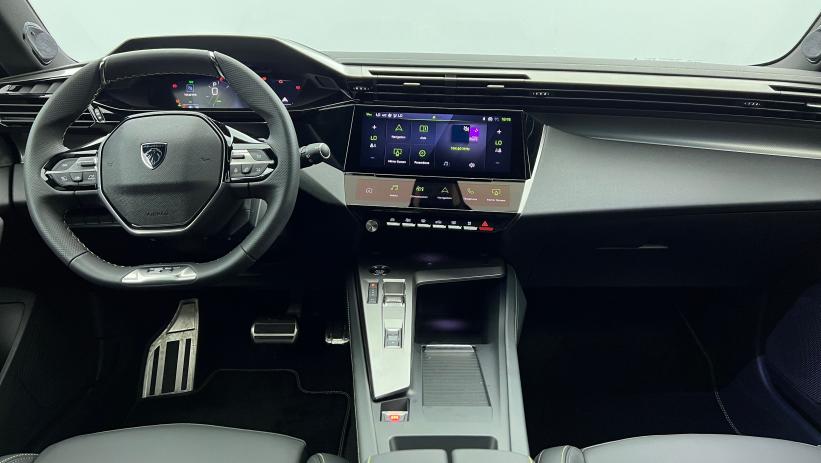 Aperçu du véhicule : BlueHDi 130ch S&S EAT8 GT Gris Selenium avec 4500€ d'équipements inclus