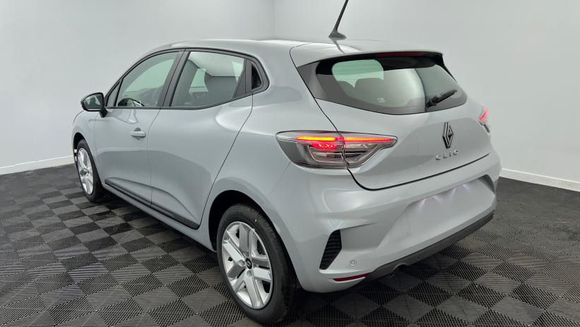 Aperçu du véhicule : Blue dCi 100 Evolution Gris Rafale avec 1100€ d'équipements inclus