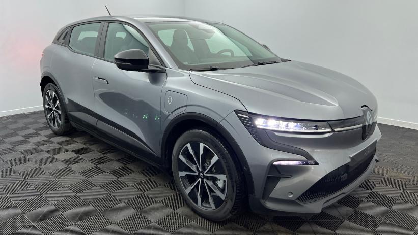 Aperçu du véhicule : 130 ch autonomie confort Evolution Gris Schiste avec 3975€ d'équipements inclus