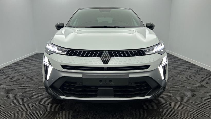Aperçu du véhicule : E-Tech full hybrid 160 ch esprit Alpine Blanc Nacré - Toit Noir Etoilé avec 1350€ d'équipements inclus