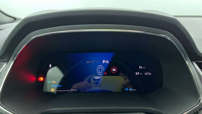 Aperçu du véhicule : E-Tech full hybrid 145 Iconic Noir Etoilé avec 800€ d'équipements inclus