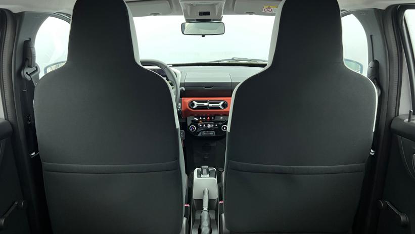 Aperçu du véhicule : 65 Expression Gris Eclair avec 1310€ d'équipements inclus