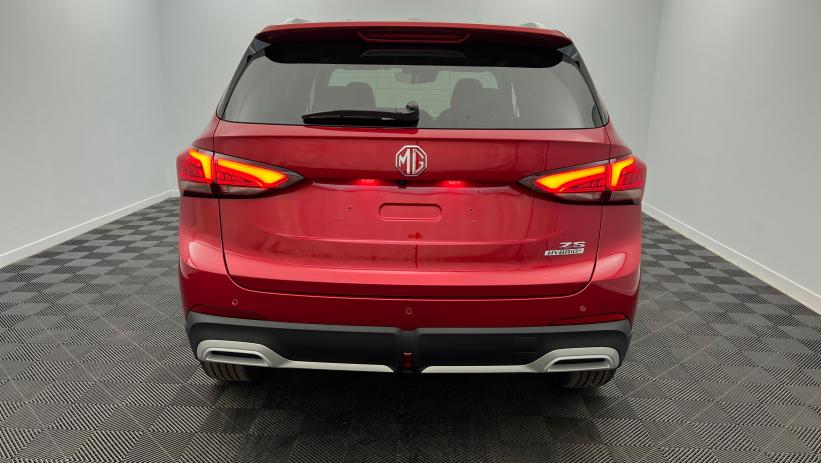 Aperçu du véhicule : 1.5 L Hybrid+ 197 ch Luxury Diamond Red avec 650€ d'équipements inclus