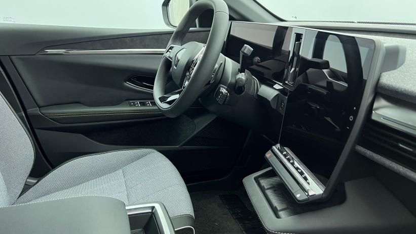 Aperçu du véhicule : 220 ch autonomie confort Techno Noir Etoilé avec 4000€ d'équipements inclus