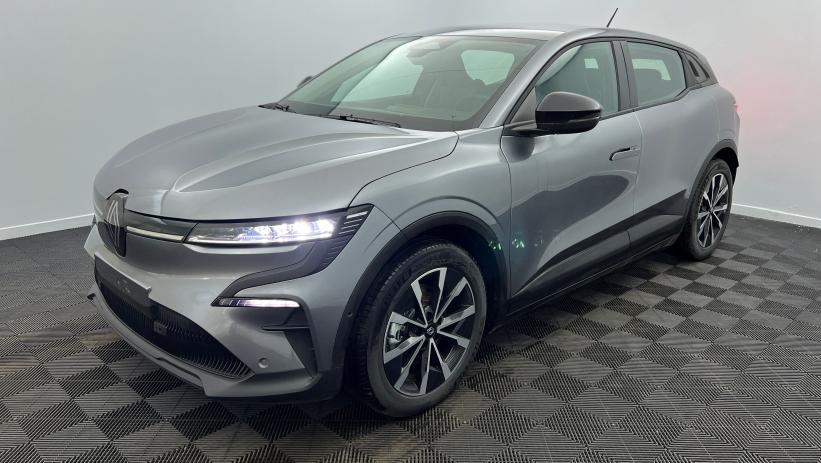 Aperçu du véhicule : 130 ch autonomie confort Evolution Gris Schiste avec 3975€ d'équipements inclus