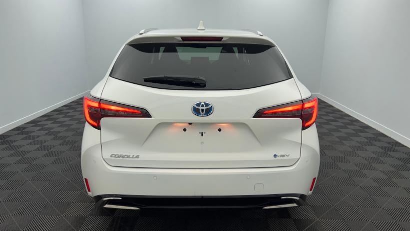 Aperçu du véhicule : Hybride 140ch Design Blanc Pur avec 1590€ d'équipements inclus