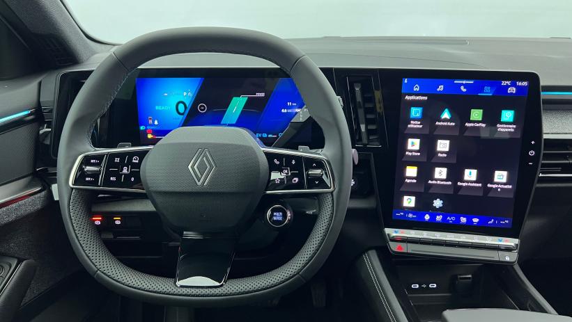 Aperçu du véhicule : E-Tech full hybrid 200 Techno Blanc Nacré avec 1950€ d'équipements inclus