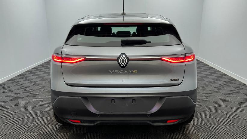 Aperçu du véhicule : 130 ch autonomie confort Evolution Gris Schiste avec 3975€ d'équipements inclus