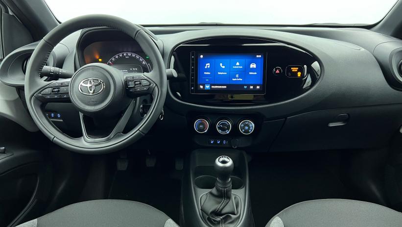 Aperçu du véhicule : 1.0 VVT-i 72 Dynamic Blanc Pur avec 250€ d'équipements inclus