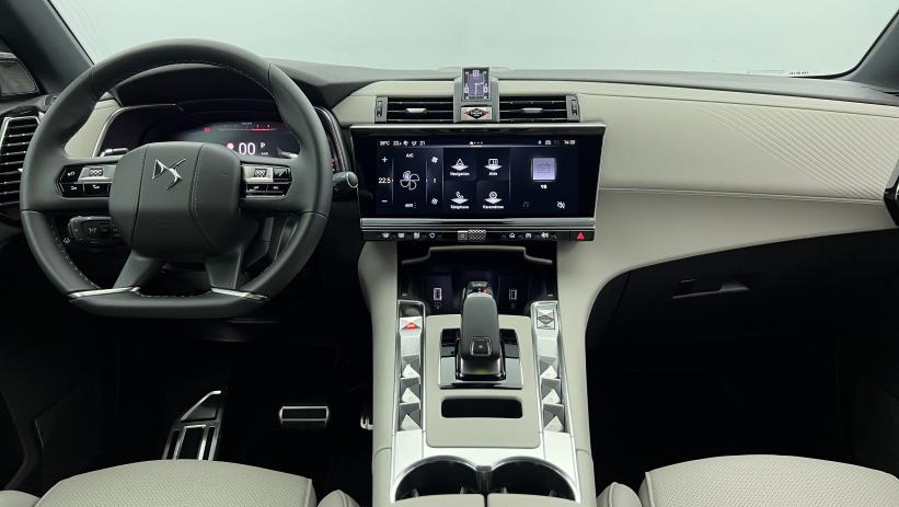 Aperçu du véhicule : BlueHDi 130 EAT8 Etoile Noir Perla Nera avec 5900€ d'équipements inclus