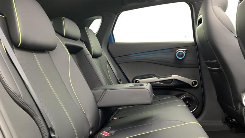 Aperçu du véhicule : 60 5 kWh 204 ch Design