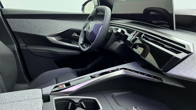 Aperçu du véhicule : Hybrid 145 e-DCS6 GT Bleu Ingaro avec 5550€ d'équipements inclus