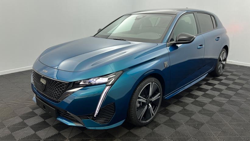 Aperçu du véhicule : BlueHDi 130ch S&S EAT8 GT Bleu Obsession avec 3600€ d'équipements inclus