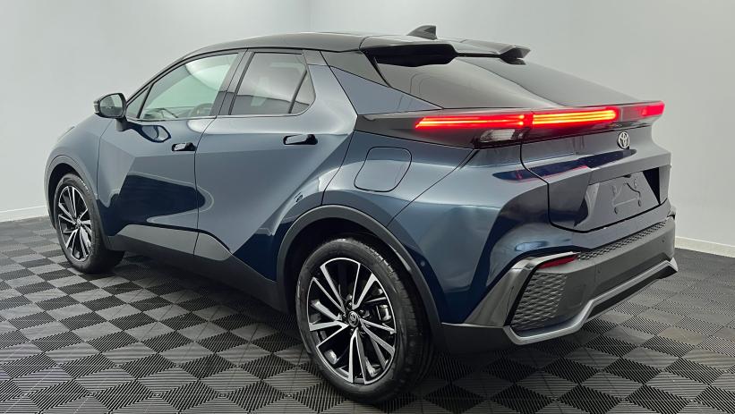 Aperçu du véhicule : Hybride Rechargeable 225 Collection Bleu Persan - Toit Noir avec 3700€ d'équipements inclus