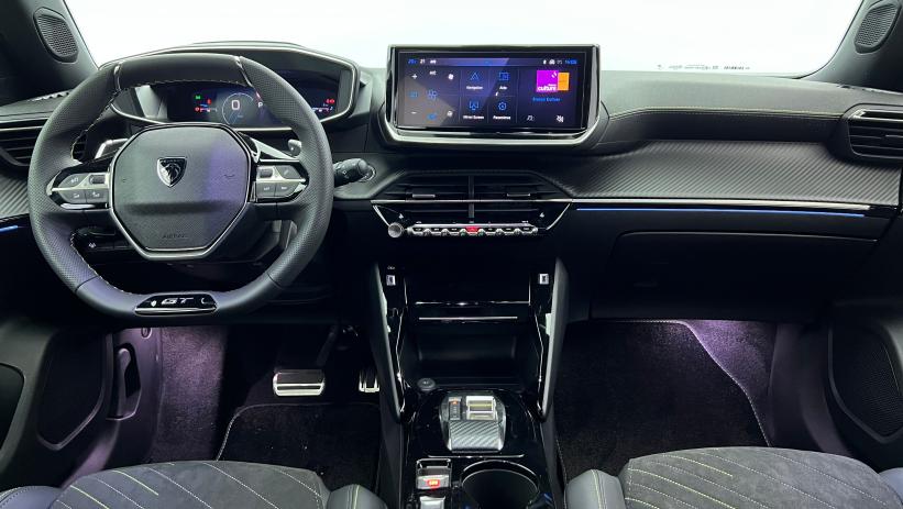 Aperçu du véhicule : Hybrid 145 e-DCS6 GT Noir Perla Nera avec 3420€ d'équipements inclus