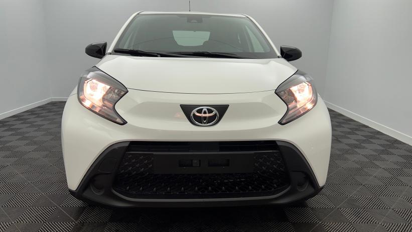 Aperçu du véhicule : 1.0 VVT-i 72 Dynamic Blanc Pur avec 250€ d'équipements inclus