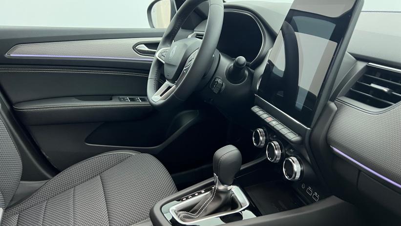 Aperçu du véhicule : E-Tech full hybrid 145 Techno Noir métal avec 1000€ d'équipements inclus