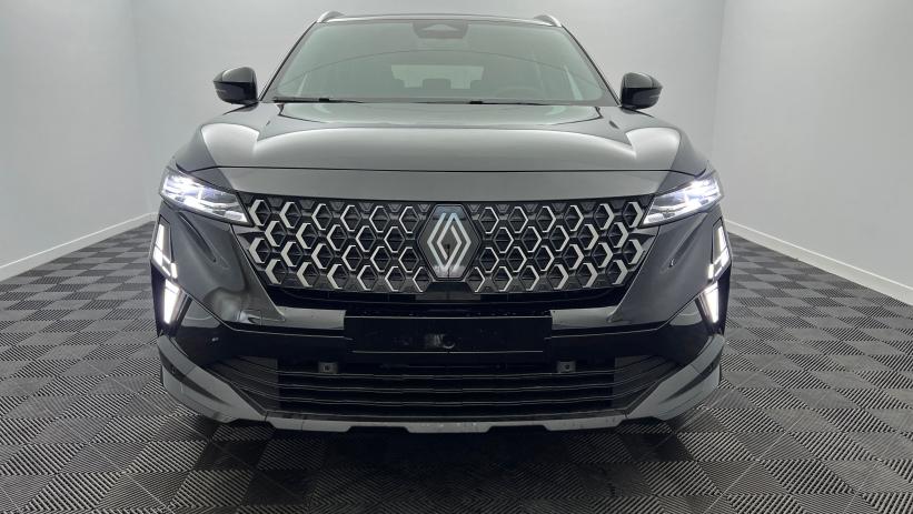 Aperçu du véhicule : Nouveau E-Tech full hybrid 200 Techno Noir Etoilé avec 1800€ d'équipements inclus