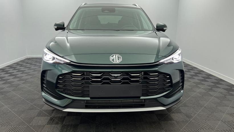 Aperçu du véhicule : 1.5 L Hybrid+ 197 ch Luxury Emerald Green avec 650€ d'équipements inclus