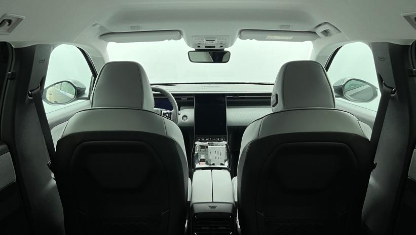 Aperçu du véhicule : Nouveau Hybrid 145 e-DCS6 Max Noir Perla Nera avec 2600€ d'équipements inclus