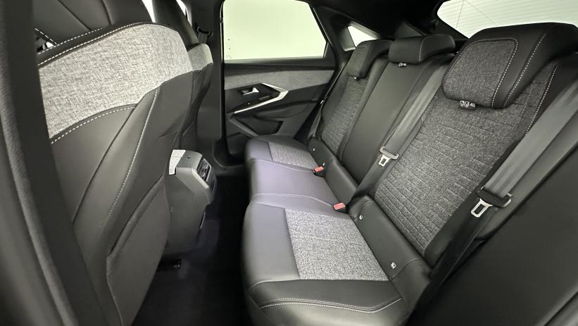 Aperçu du véhicule :  III 1.2 Hybrid 145ch Allure e-DCS6