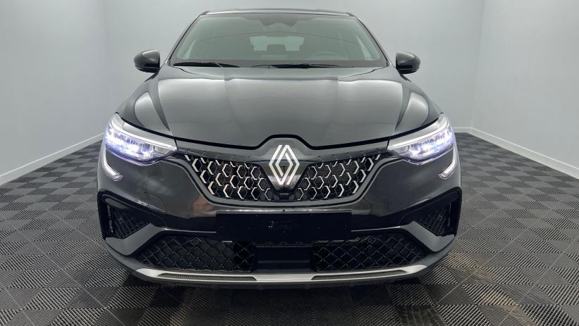 Aperçu du véhicule : E-Tech full hybrid 145 Techno Noir métal avec 1000€ d'équipements inclus