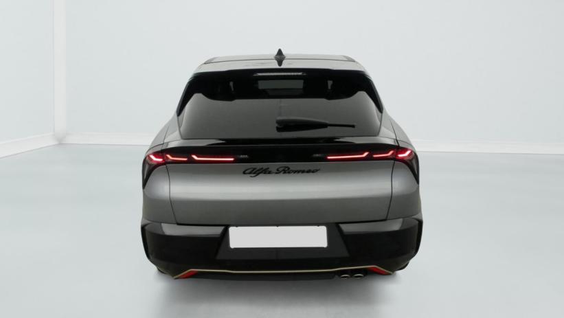 Aperçu du véhicule : 1.2 Ibrida 145 ch eDCT6 Intensa