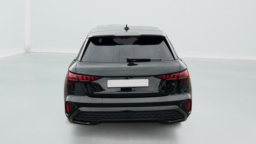 Aperçu du véhicule : 45 TFSI E HYBRIDE RECHARGEABLE 272 S TRONIC 6 S LINE