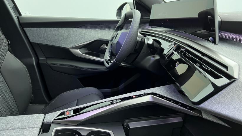 Aperçu du véhicule : Nouveau Hybrid 145 e-DCS6 GT Gris Titane avec 2450€ d'équipements inclus