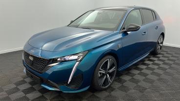 Aperçu du véhicule : BlueHDi 130ch S&S EAT8 GT Bleu Obsession avec 3600€ d'équipements inclus